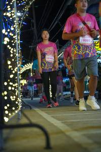 BIB: 18342, 19000
                            <button type="button" onclick="openModal(24677594)" class="btn btn-primary btn-sm float-right btn-popup" data-toggle="modal" data-target=".modal-high-quality">
                        <i class="fas fa-shopping-cart"></i> Add to Cart
                    </button>
                                            <button type="button" onclick="isThisMe(24677594, true)" class="btn btn-success btn-sm float-right btn-popup btn-isme hidden" data-toggle="tooltip" data-placement="bottom" title="นี่คือรูปของคุณใช่ไหม คลิกที่นี่เพื่อเอาเข้าอัลบั้ม">
                        <i class="fas fa-plus"></i> Add to album
                    </button>
                    <button type="button" onclick="isThisMe(24677594, false)" class="btn btn-warning btn-sm float-right btn-popup btn-isnotme hidden">
                        <i class="fas fa-ban"></i> Remove from album
                    </button>